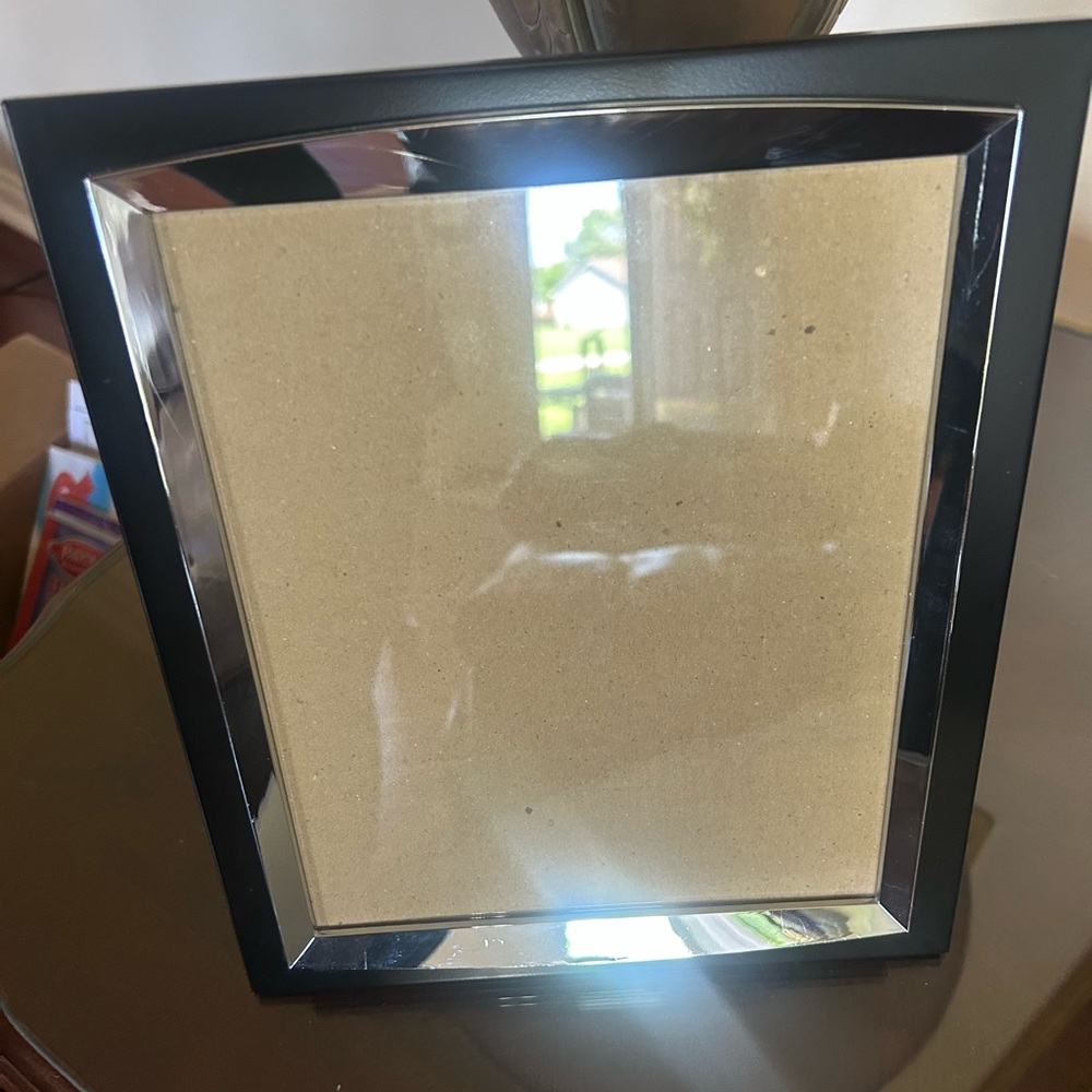 Black and silver 8.5 x 11 Frame